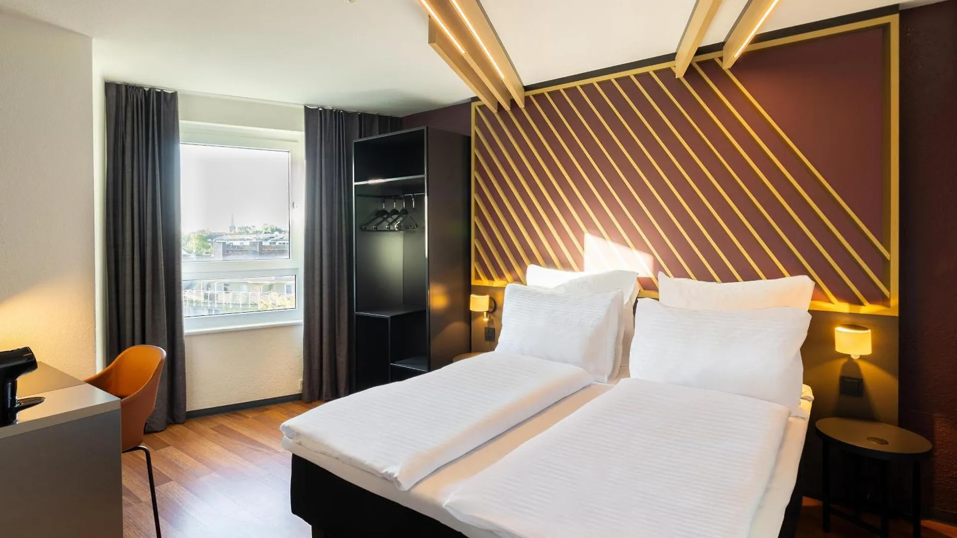 B&B Hotel Duesseldorf-Hbf contacts