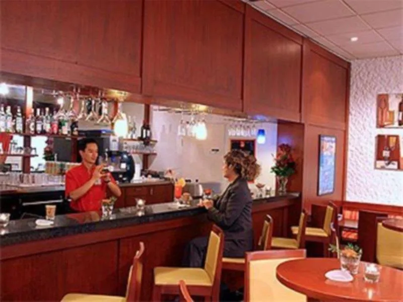 B&B Hotel Duesseldorf-Hbf 2*, Dusseldorf